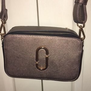 Metallic crossbody handbag